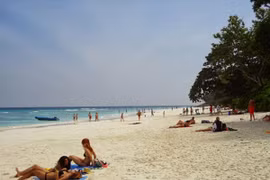 Mặt trái tăng trưởng nóng ngành du lịch