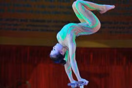 Xiếc Việt Nam thắng đậm