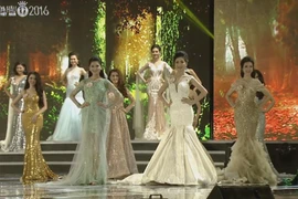 Top 30 rạng ngời trong trang phục dạ hội