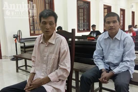 Bán bé gái 12 tuổi sang Trung Quốc, hai người đàn ông lĩnh án 15 năm tù