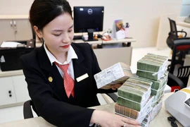 Tin tưởng "cán đích" tăng trưởng tín dụng 15%