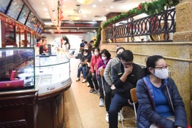 Giá vàng bất ngờ giảm trong ngày vía Thần Tài