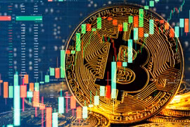 Bitcoin lần đầu vượt 100.000 USD, giá vàng đứng im