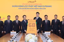 Cùng với Hoàng Đức, thủ môn Đặng Văn Lâm được lựa chọn là Đại sứ thương hiệu LPBank