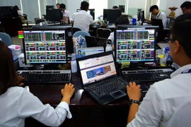 VN-Index bất ngờ đảo chiều tăng hơn 33 điểm, chứng khoán dứt chuỗi giảm sâu