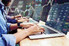 Thị trường chứng khoán cứ đang cao trào lại “nghẽn lệnh”, cơ quan quản lý có giải pháp gì?