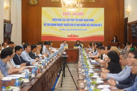 Hỗ trợ khách hàng ảnh hưởng bão, lũ: 17 ngân hàng cam kết giảm lãi vay, Phó Thống đốc yêu cầu “đã nói phải làm”