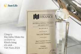 Sun Life Việt Nam nhận giải thưởng Công ty bảo hiểm nhân thọ có dịch vụ khách hàng tốt nhất