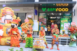 Sau bán bệnh viện, Hoàng Anh Gia Lai tiếp tục bán chuỗi heo ăn chuối để trả nợ