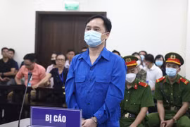 Cho ông Đỗ Thành Nhân mượn tài khoản thao túng chứng khoán, 12 tổ chức, cá nhân bị cấm giao dịch