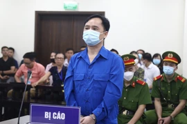 Cho ông Đỗ Thành Nhân mượn tài khoản thao túng chứng khoán, 12 tổ chức, cá nhân bị cấm giao dịch