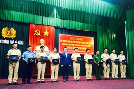 Cảnh sát giao thông Đà Nẵng được tặng 10 máy đo nồng độ cồn