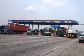 "Ôtô đi 1km đã mất phí 15.000đ, không trả chỉ có nước... bay lên trời"