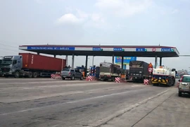 "Ôtô đi 1km đã mất phí 15.000đ, không trả chỉ có nước... bay lên trời"