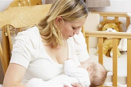 Cho trẻ bú mẹ ít nhất 6 tháng giúp giảm nguy cơ cao huyết áp 