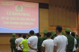 Nâng cao bản lĩnh, trấn áp tội phạm