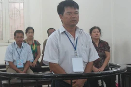 Cựu cán bộ thôn lừa đảo chỉ bị tuyên phạt án treo