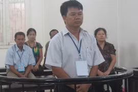 Cựu cán bộ thôn lừa đảo chỉ bị tuyên phạt án treo