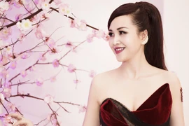 Hoa hậu Diệu Hoa tái xuất với nhan sắc đẹp mê đắm lòng người