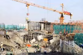 Sập giàn giáo dự án trung tâm thương mại, công nhân bị thương