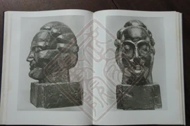 Trưng bày những bộ sách "tuyệt bản"