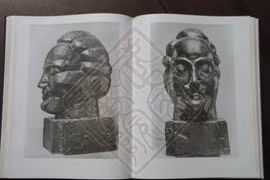 Trưng bày những bộ sách "tuyệt bản"