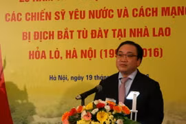 "Ngục tù gian khổ đã mài sáng ý chí cách mạng"