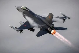 Tiêm kích F-16V đảo Đài Loan lao xuống biển là do mất định hướng?