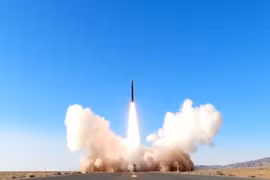 Trung Quốc bắn tên lửa siêu thanh DF-17 khi tập trận xung quanh đảo Đài Loan