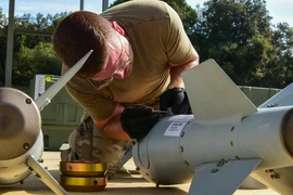 JDAM - giải pháp biến bom ngu thành bom thông minh độc đáo của Mỹ