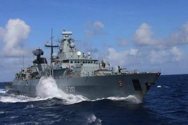 Chiến hạm Bayern của Đức cập cảng Nhà Rồng