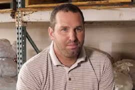 Sở hữu gia tài triệu USD nhờ mò bóng chơi golf 