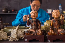 Không khí xưa qua chợ phiên đồ cũ, đổ cổ