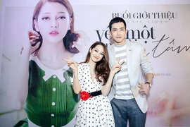 Bảo Anh, Võ Cảnh thân mật bên nhau giới thiệu MV mới 