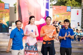 Ngọc Hân, MC Phan Anh bật khóc trước món quà bất ngờ