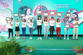 Ngọc Thanh Tâm, Diễm My 9X, Trọng Hiếu Idol chạy vì trái tim