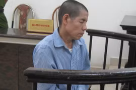 Phạm tội giết cha, nhưng ra tòa nằng nặc xin về vì ở tù… quá khổ