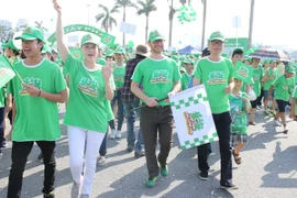 Gần 10.000 học sinh đi bộ nhằm lan tỏa phong trào thể thao học đường