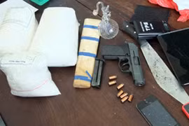 Bắt nhóm buôn ma túy có trang bị vũ khí quân dụng