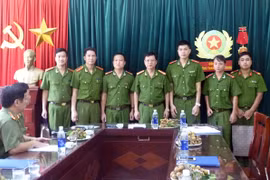 Lãnh đạo CATP thăm hỏi CBCS bị đối tượng nghiện hút tấn công