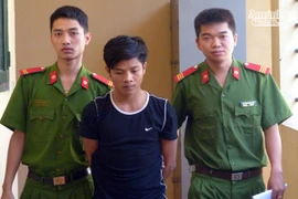 2 nữ sinh thoát chết vì bị người yêu cũ đổ xăng đốt phòng trọ