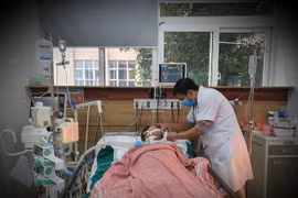 Nhiều trường hợp thập tử nhất sinh, tử vong do liên hoan uống rượu đầu xuân