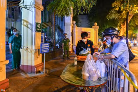 Hà Nội: Một người ở phố Hoàng Hoa Thám dương tính Covid-19, liên quan BV Việt Đức