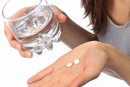 Mua thuốc phá thai trên mạng về uống, người phụ nữ nhập viện sinh non