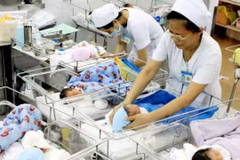 Hà Nội: Tổng số sinh giảm nhưng mất cân bằng giới tính khi sinh tăng
