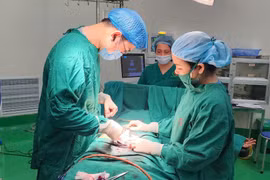 Người đàn ông 47 tuổi bị gãy dương vật do gập mạnh đột ngột