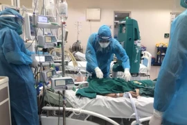 Hà Nội chỉ còn gần 2.000 bệnh nhân Covid-19 điều trị tại các bệnh viện