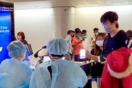 Cô gái 28 tuổi được phát hiện mắc Covid-19 sau 12 ngày nhập cảnh