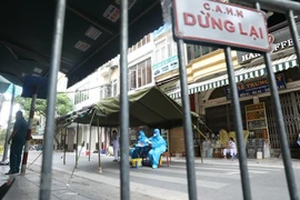 Hà Nội: Thêm 4 ca mới tại Bắc Từ Liêm và Hoài Đức, số mắc trong ngày đầu giãn cách giảm