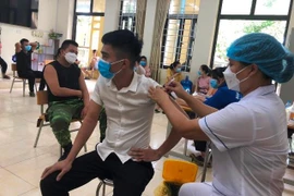 Hai mẹ con ở toà nhà A4 Đền Lừ mắc Covid-19, phát hiện 19 ca dương tính trong 2,8 triệu mẫu